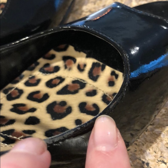 Tahari Black Peep Toe Heels Size 7.5 - Picture 11 of 16